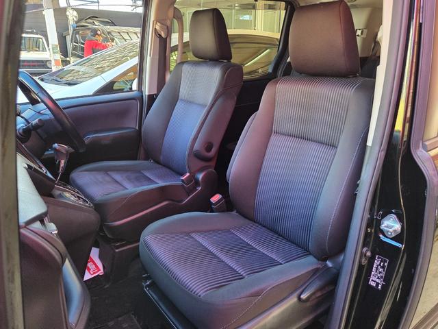 ヴォクシー ＺＳ　煌　ＬＥＤヘッド　両側パワースライドドア　純正ＳＤナビＴＶ　バックカメラ　アルパイン後席モニター　オートハイビーム　レーンアシスト　プリクラッシュ　アイドルストップ　ステアスイッチ　ＥＴＣ　スマートキー（25枚目）