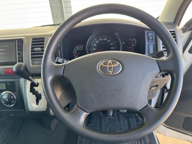 ハイエースバン ロングワイドスーパーGL ワイド 軽油 8ナンバー車いす移動車に構造変更 2年車検 3型ベース フェイスチェンジパールホワイト インジェクター洗浄済 DPF洗浄済 ATF、ストレーナー交換 公認2.5インチローダウン アルミ(51枚目)