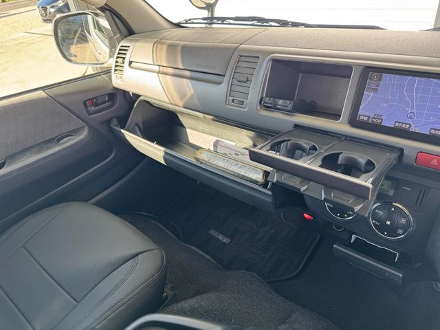 ハイエースバン ロングワイドスーパーGL ワイド 軽油 8ナンバー車いす移動車に構造変更 2年車検 3型ベース フェイスチェンジパールホワイト インジェクター洗浄済 DPF洗浄済 ATF、ストレーナー交換 公認2.5インチローダウン アルミ(63枚目)