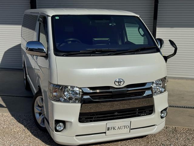 ハイエースバン スーパーＧＬ　ダークプライムＩＩ　ディーゼル　２ＷＤ　アルパインビックＸナビ　フリップダウン　シートカバー　ＵＩビークルスライドフロア　ショック　ベットキット　プラドホイール　公認ローダウン　ＣＲＳバンパー　リップ　ゴーストフィルム（8枚目）