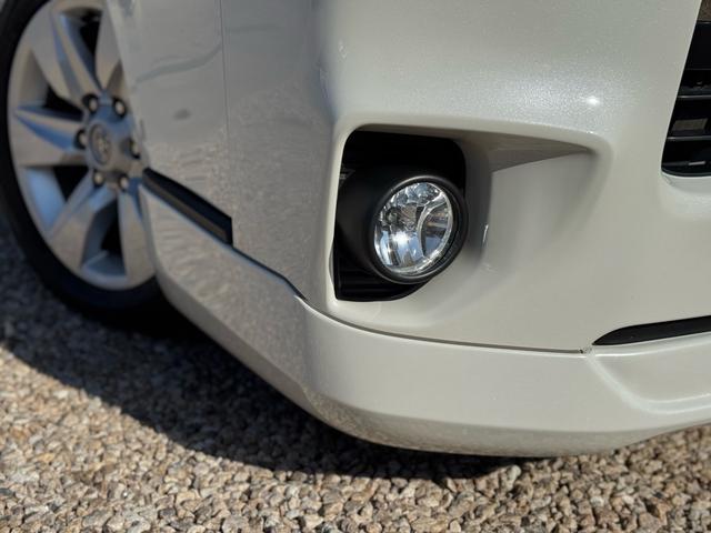 ハイエースバン スーパーＧＬ　ダークプライムＩＩ　ディーゼル　２ＷＤ　アルパインビックＸナビ　フリップダウン　シートカバー　ＵＩビークルスライドフロア　ショック　ベットキット　プラドホイール　公認ローダウン　ＣＲＳバンパー　リップ　ゴーストフィルム（11枚目）