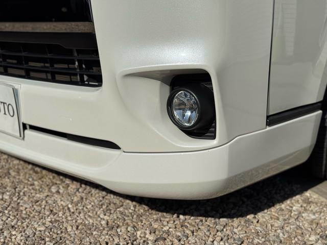 ハイエースバン スーパーＧＬ　ダークプライムＩＩ　ディーゼル　２ＷＤ　アルパインビックＸナビ　フリップダウン　シートカバー　ＵＩビークルスライドフロア　ショック　ベットキット　プラドホイール　公認ローダウン　ＣＲＳバンパー　リップ　ゴーストフィルム（14枚目）