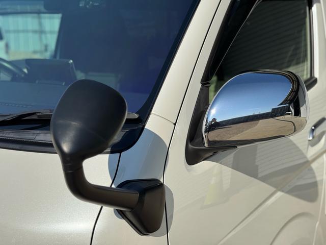 ハイエースバン スーパーＧＬ　ダークプライムＩＩ　ディーゼル　２ＷＤ　アルパインビックＸナビ　フリップダウン　シートカバー　ＵＩビークルスライドフロア　ショック　ベットキット　プラドホイール　公認ローダウン　ＣＲＳバンパー　リップ　ゴーストフィルム（15枚目）