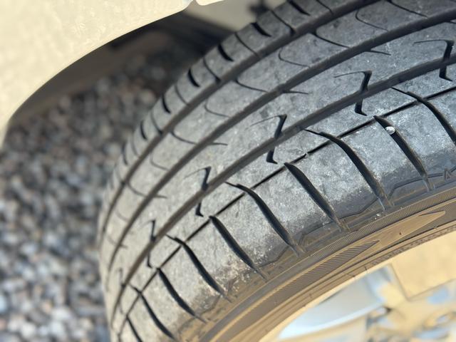 ハイエースバン スーパーＧＬ　ダークプライムＩＩ　ディーゼル　２ＷＤ　アルパインビックＸナビ　フリップダウン　シートカバー　ＵＩビークルスライドフロア　ショック　ベットキット　プラドホイール　公認ローダウン　ＣＲＳバンパー　リップ　ゴーストフィルム（21枚目）