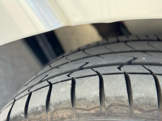 ハイエースバン スーパーＧＬ　ダークプライムＩＩ　ディーゼル　２ＷＤ　アルパインビックＸナビ　フリップダウン　シートカバー　ＵＩビークルスライドフロア　ショック　ベットキット　プラドホイール　公認ローダウン　ＣＲＳバンパー　リップ　ゴーストフィルム（24枚目）