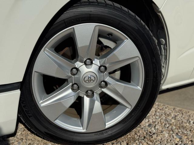 ハイエースバン スーパーＧＬ　ダークプライムＩＩ　ディーゼル　２ＷＤ　アルパインビックＸナビ　フリップダウン　シートカバー　ＵＩビークルスライドフロア　ショック　ベットキット　プラドホイール　公認ローダウン　ＣＲＳバンパー　リップ　ゴーストフィルム（27枚目）