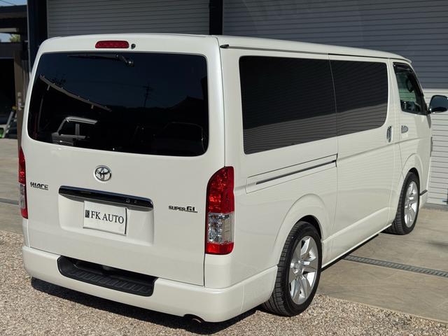 ハイエースバン スーパーＧＬ　ダークプライムＩＩ　ディーゼル　２ＷＤ　アルパインビックＸナビ　フリップダウン　シートカバー　ＵＩビークルスライドフロア　ショック　ベットキット　プラドホイール　公認ローダウン　ＣＲＳバンパー　リップ　ゴーストフィルム（33枚目）