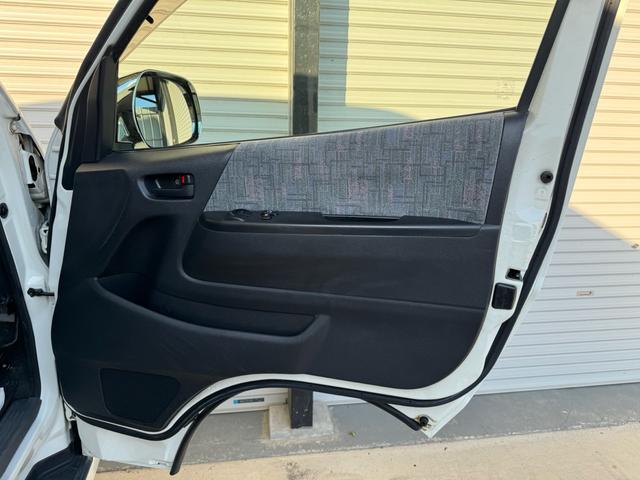 ハイエースコミューター スーパーロングＧＬターボ　ＧＬ　ディーゼルターボ　４ＷＤ　車いす移動車登録　１０人乗り　座席は８席　２年車検　８ナンバー　４型仕様　普通免許運転可能　高速普通車料金　インジェクター洗浄済　ナビ　バックカメラ　ＥＴＣ（46枚目）