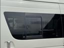 TOYOTA HIACE COMMUTER