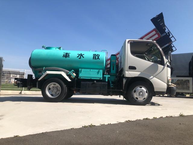 　散水車　極東開発　積載２０００ｋｇ　ヤンマーディーゼルサブエンジン(8枚目)