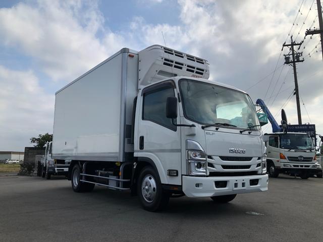 エルフトラック 　ＤＥＮＳＯ冷蔵車　リア観音３ドア　中仕切り　左スライドドア　６速マニュアル　日本フルハーフ４５００ボディ　ワイド　バックモニター　積載２９５０ｋｇ（9枚目）