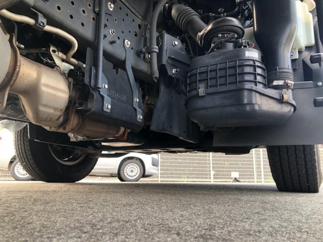 エルフトラック 　ＤＥＮＳＯ冷蔵車　リア観音３ドア　中仕切り　左スライドドア　６速マニュアル　日本フルハーフ４５００ボディ　ワイド　バックモニター　積載２９５０ｋｇ（61枚目）