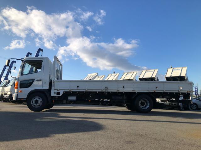 ヒノレンジャー 　平ボディ　６２００　標準幅　６速マニュアル　積載量４０００ｋｇ（4枚目）