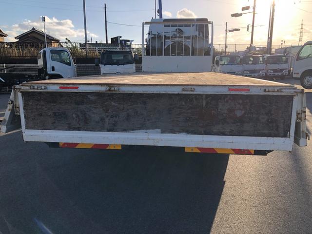 ヒノレンジャー 　平ボディ　６２００　標準幅　６速マニュアル　積載量４０００ｋｇ（10枚目）