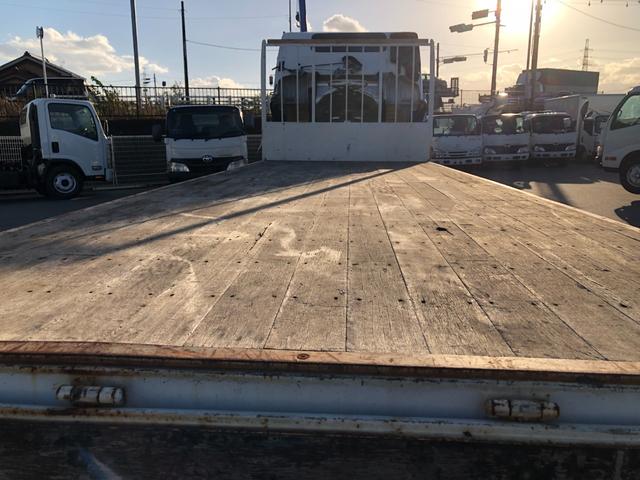 ヒノレンジャー 　平ボディ　６２００　標準幅　６速マニュアル　積載量４０００ｋｇ（11枚目）