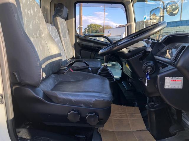 ヒノレンジャー 　平ボディ　６２００　標準幅　６速マニュアル　積載量４０００ｋｇ（18枚目）