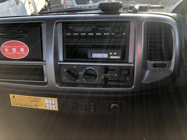 ヒノレンジャー 　平ボディ　６２００　標準幅　６速マニュアル　積載量４０００ｋｇ（22枚目）