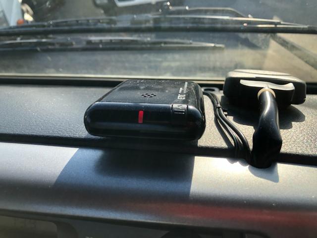 ヒノレンジャー 　平ボディ　６２００　標準幅　６速マニュアル　積載量４０００ｋｇ（23枚目）