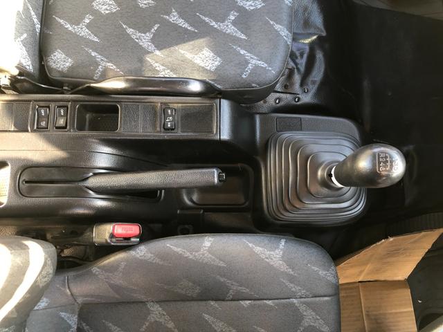 ヒノレンジャー 　平ボディ　６２００　標準幅　６速マニュアル　積載量４０００ｋｇ（24枚目）