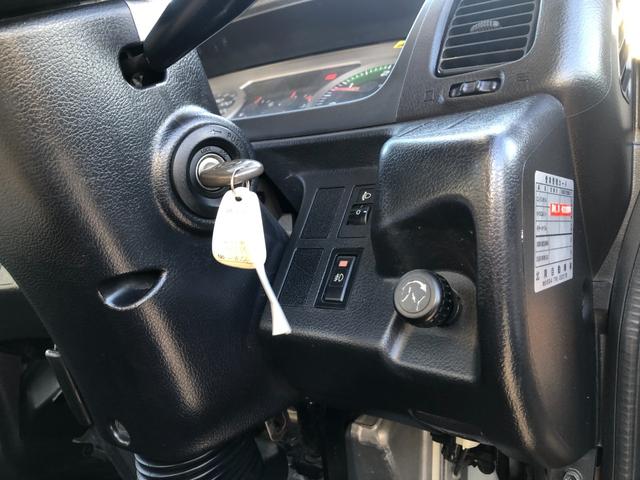 ヒノレンジャー 　平ボディ　６２００　標準幅　６速マニュアル　積載量４０００ｋｇ（27枚目）