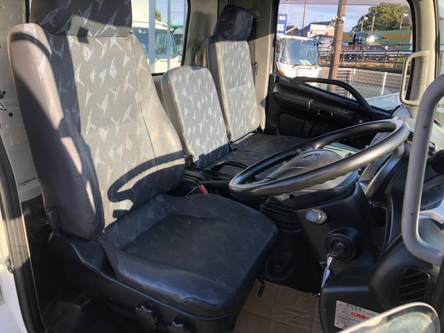 ヒノレンジャー 　平ボディ　６２００　標準幅　６速マニュアル　積載量４０００ｋｇ（28枚目）