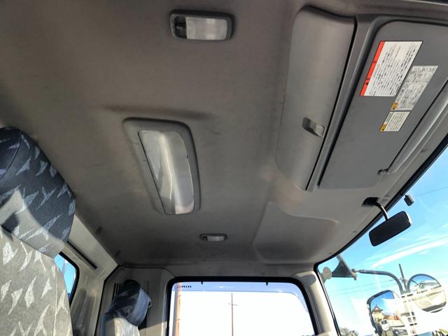 ヒノレンジャー 　平ボディ　６２００　標準幅　６速マニュアル　積載量４０００ｋｇ（30枚目）