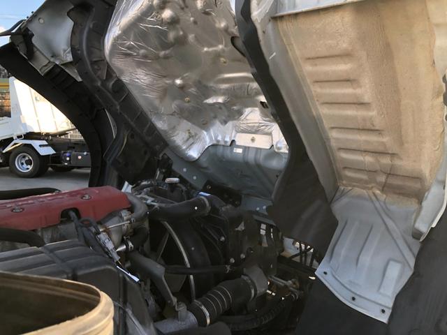 ヒノレンジャー 　平ボディ　６２００　標準幅　６速マニュアル　積載量４０００ｋｇ（40枚目）