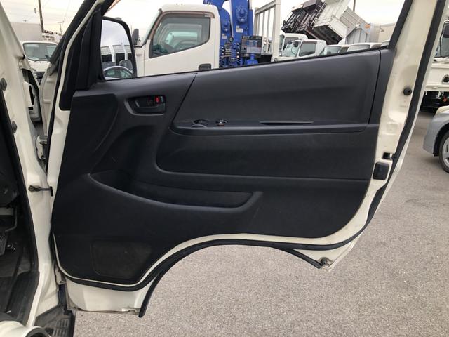 レジアスエースバン ロングＤＸ　２０００ガソリン　積載量１２５０ｋｇ　オートマ　３（６）人乗り　スタッドレスタイヤ（22枚目）