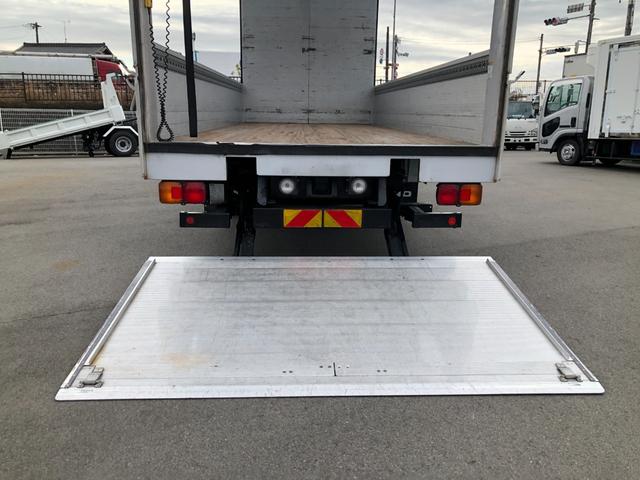 ヒノレンジャー 　ワイド　６２００ボディ　アルミウイング　跳ね上げパワーゲート　リアエアサス　トランテックス　６速マニュアル　積載２４００ｋｇ　ベッド付　バックモニター（23枚目）