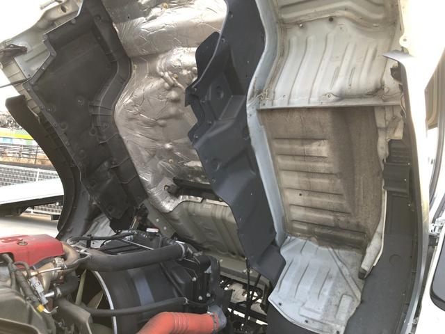 ヒノレンジャー 　ワイド　６２００ボディ　アルミウイング　跳ね上げパワーゲート　リアエアサス　トランテックス　６速マニュアル　積載２４００ｋｇ　ベッド付　バックモニター（60枚目）