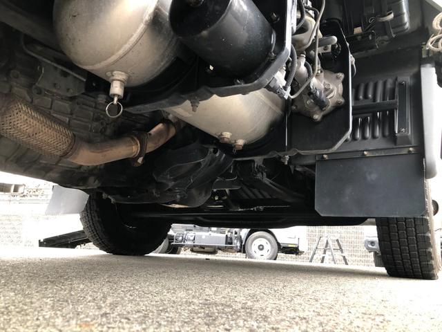 ヒノレンジャー 　ワイド　６２００ボディ　アルミウイング　跳ね上げパワーゲート　リアエアサス　トランテックス　６速マニュアル　積載２４００ｋｇ　ベッド付　バックモニター（68枚目）