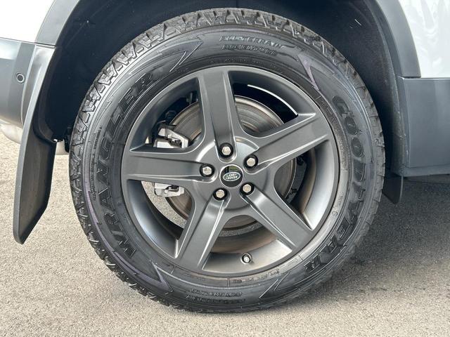 ディフェンダー １１０Ｓ　Ｄ３００　認定中古車　純正２０インチＡＷ　全周囲カメラ　アクティブクルーズ　ＭＥＲＩＤＩＡＮ　エアサスペンション　ヘッドアップディスプレイ　サンルーフ　シートヒーター　アップルカープレイ／アンドロイドオート（10枚目）