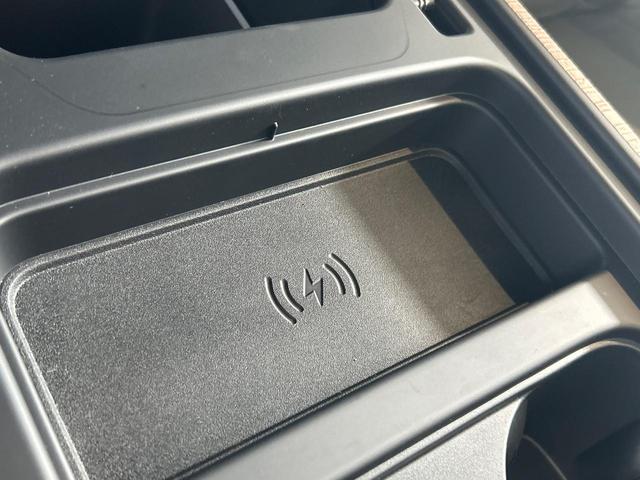ディフェンダー １１０Ｓ　Ｄ３００　認定中古車　純正２０インチＡＷ　全周囲カメラ　アクティブクルーズ　ＭＥＲＩＤＩＡＮ　エアサスペンション　ヘッドアップディスプレイ　サンルーフ　シートヒーター　アップルカープレイ／アンドロイドオート（15枚目）