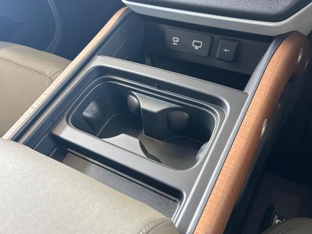 ディフェンダー １１０Ｓ　Ｄ３００　認定中古車　純正２０インチＡＷ　全周囲カメラ　アクティブクルーズ　ＭＥＲＩＤＩＡＮ　エアサスペンション　ヘッドアップディスプレイ　サンルーフ　シートヒーター　アップルカープレイ／アンドロイドオート（59枚目）