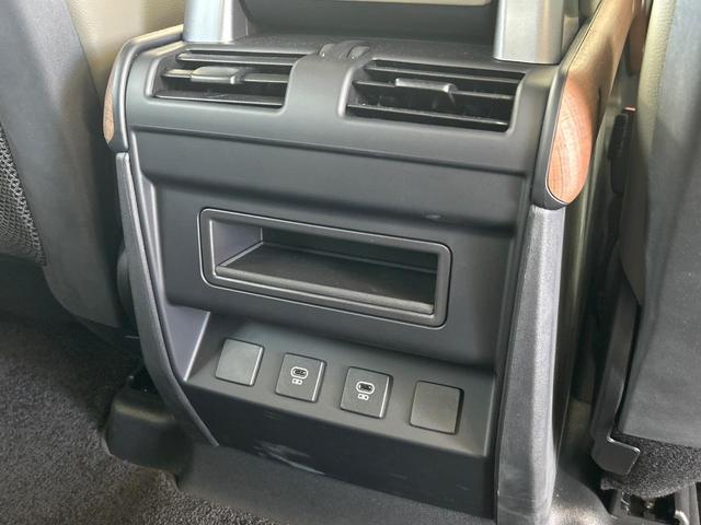 ディフェンダー １１０Ｓ　Ｄ３００　認定中古車　純正２０インチＡＷ　全周囲カメラ　アクティブクルーズ　ＭＥＲＩＤＩＡＮ　エアサスペンション　ヘッドアップディスプレイ　サンルーフ　シートヒーター　アップルカープレイ／アンドロイドオート（62枚目）