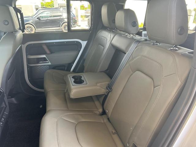 ディフェンダー １１０Ｓ　Ｄ３００　認定中古車　純正２０インチＡＷ　全周囲カメラ　アクティブクルーズ　ＭＥＲＩＤＩＡＮ　エアサスペンション　ヘッドアップディスプレイ　サンルーフ　シートヒーター　アップルカープレイ／アンドロイドオート（65枚目）
