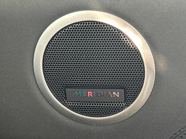 ディスカバリー ＨＳＥ　認定中古車　三列目シート　エアサスペンション　前席シートヒーター＆メモリ付き　全周囲カメラ　ＭＥＲＩＤＩＡＮ　衝突軽減　２０インチアルミ　パワーテールゲート（9枚目）