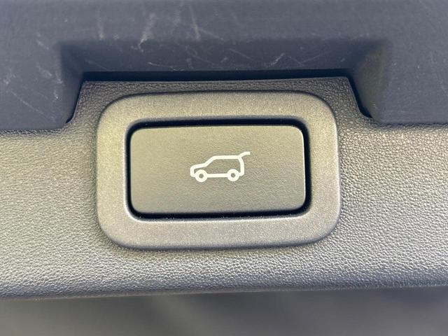 ディスカバリー ＨＳＥ　認定中古車　三列目シート　エアサスペンション　前席シートヒーター＆メモリ付き　全周囲カメラ　ＭＥＲＩＤＩＡＮ　衝突軽減　２０インチアルミ　パワーテールゲート（14枚目）