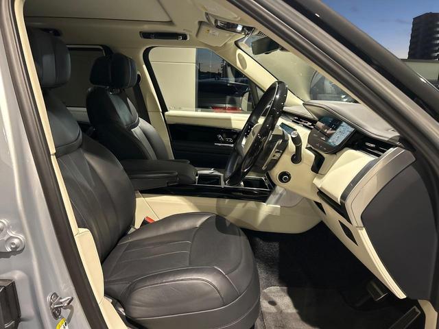 レンジローバー オートバイオグラフィーD300スタンダードホイルベス 認定中古車 純正23インチアルミ 黒革 デジタルミラー シートヒーター・クーラー シートマッサージ サンルーフ 電動サイドステップ 3Dサラウンドカメラ エアサス 全輪操舵 電動コラム PIVIPro(22枚目)