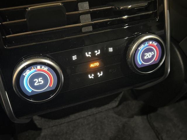 レンジローバー オートバイオグラフィーD300スタンダードホイルベス 認定中古車 純正23インチアルミ 黒革 デジタルミラー シートヒーター・クーラー シートマッサージ サンルーフ 電動サイドステップ 3Dサラウンドカメラ エアサス 全輪操舵 電動コラム PIVIPro(27枚目)