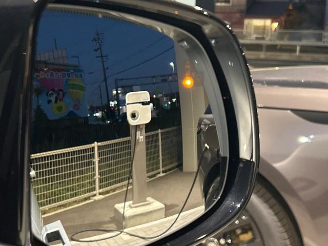 レンジローバー オートバイオグラフィーD300スタンダードホイルベス 認定中古車 純正23インチアルミ 黒革 デジタルミラー シートヒーター・クーラー シートマッサージ サンルーフ 電動サイドステップ 3Dサラウンドカメラ エアサス 全輪操舵 電動コラム PIVIPro(33枚目)