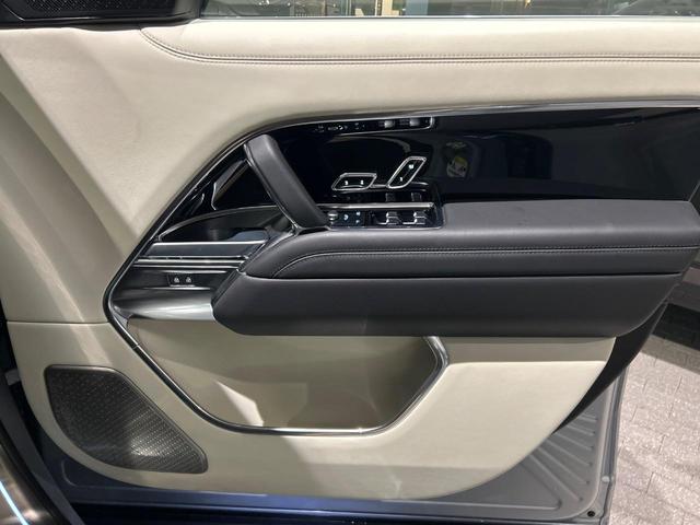 レンジローバー オートバイオグラフィーD300スタンダードホイルベス 認定中古車 純正23インチアルミ 黒革 デジタルミラー シートヒーター・クーラー シートマッサージ サンルーフ 電動サイドステップ 3Dサラウンドカメラ エアサス 全輪操舵 電動コラム PIVIPro(62枚目)