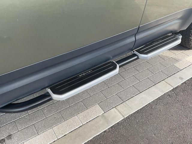 ディフェンダー 110S D300 認定中古車 エアサス サイドステップ 三列目シート フロントシートヒーター ステアリングヒーター 純正19インチAW 全方位カメラ アップルカープレイ/アンドロイドオート ブラインドスポットモニター(8枚目)