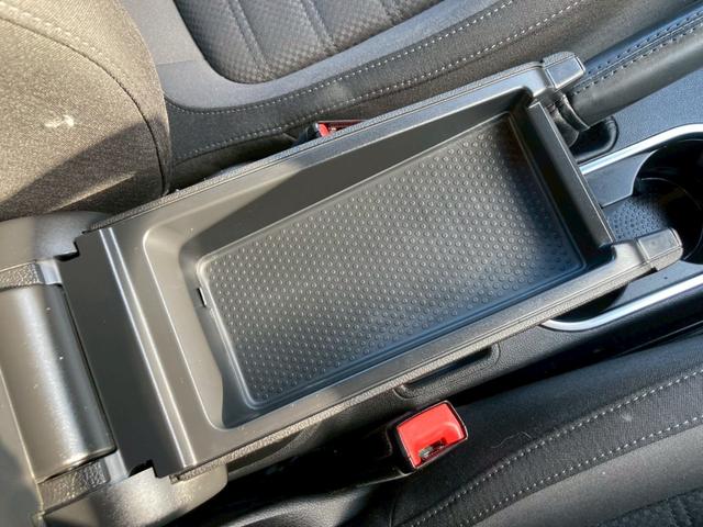 ザ・ビートル ２．０Ｒライン　純正ナビ　ＨＩＤヘッドライト　オートライト　ＣＤ　ＤＶＤ　ＥＴＣ　Ｂｌｕｅｔｏｏｔｈ　コーナーセンサー　純正１８インチアルミ（34枚目）