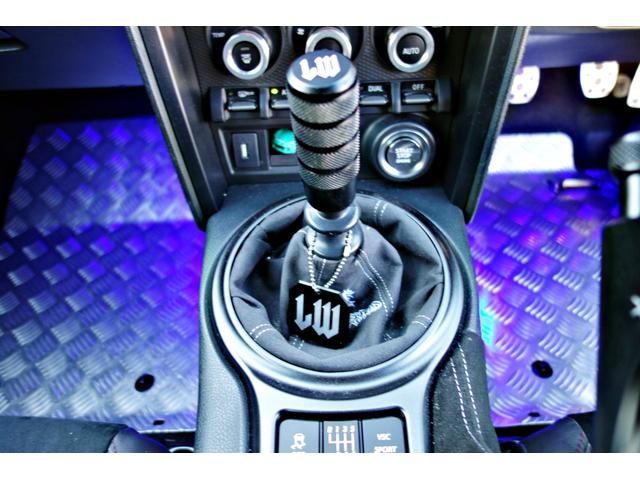 �ڂ̑O�ɂP�O�O�~�ψ�V���b�v�̃_�C�\�[�L���X���񂪂������܂��B�ʂ艈���ɑ傫�Ȃc�`�h�r�n�̕����Ŕ��ڈ�ł��B������ʋ@�ւ������p�̏ꍇ�A�Ŋ�w�͖��S���C���{���L���w�ł��B���ł��������}�������܂��B