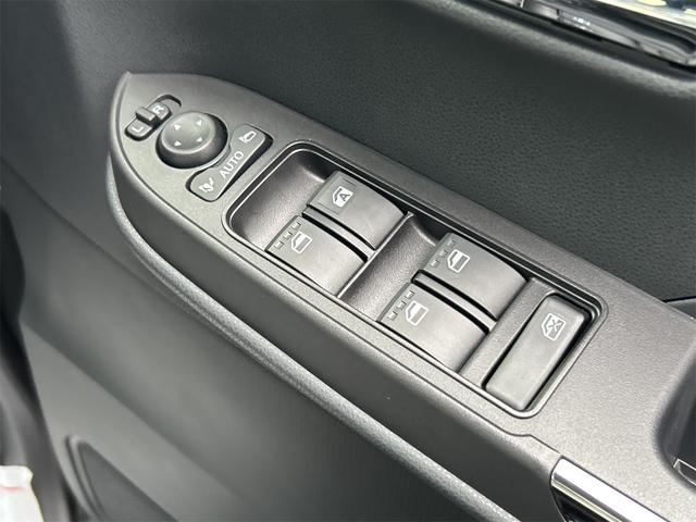 タント カスタムＸ　バックカメラ　両側電動スライドドア　クリアランスソナー　衝突被害軽減システム　オートライト　ＬＥＤヘッドランプ　スマートキー　アイドリングストップ　電動格納ミラー　シートヒーター　ＣＶＴ（42枚目）