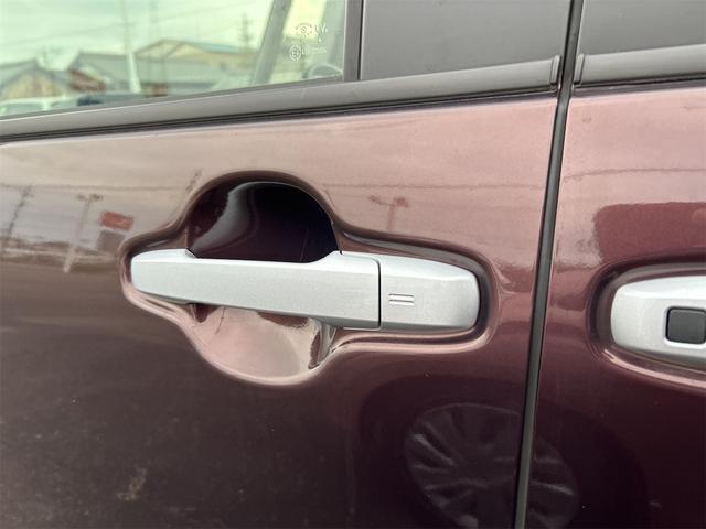 タント Ｘ　全周囲カメラ　両側スライド・片側電動　クリアランスソナー　衝突被害軽減システム　オートライト　ＬＥＤヘッドランプ　スマートキー　アイドリングストップ　電動格納ミラー　シートヒーター　ベンチシート（31枚目）