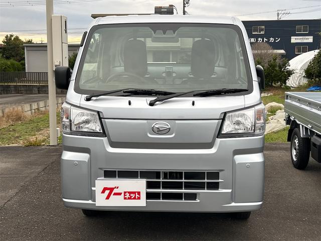 ハイゼットトラック スタンダード　軽トラック　ＣＶＴ　衝突被害軽減システム　クリアランスソナー　アイドリングストップ　オートライト　ＡＢＳ　ＥＳＣ　エアコン　パワーステアリング（3枚目）