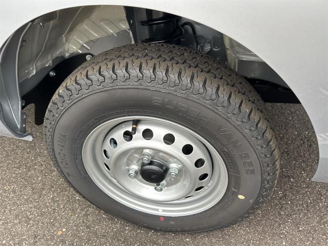 ハイゼットトラック スタンダード　軽トラック　ＣＶＴ　衝突被害軽減システム　クリアランスソナー　アイドリングストップ　オートライト　ＡＢＳ　ＥＳＣ　エアコン　パワーステアリング（9枚目）