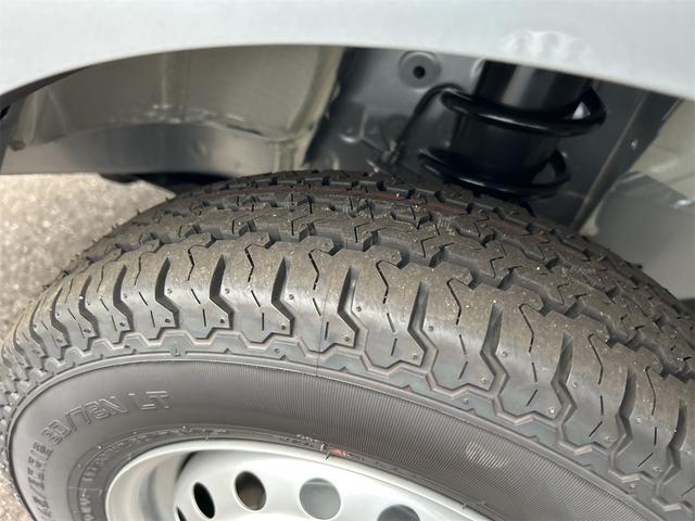 ハイゼットトラック スタンダード　軽トラック　ＣＶＴ　衝突被害軽減システム　クリアランスソナー　アイドリングストップ　オートライト　ＡＢＳ　ＥＳＣ　エアコン　パワーステアリング（29枚目）